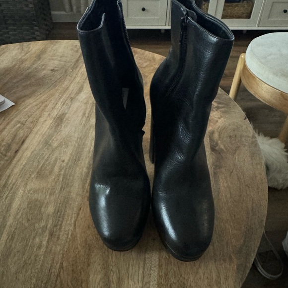 Steve Madden booties - Picture 3 of 4